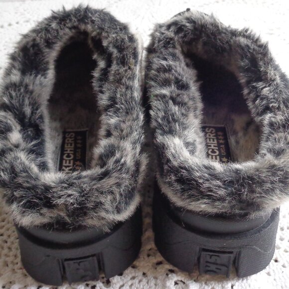 Skechers Shindig Fortress Clogs Mules Faux Fur Lined Black Suede - Picture 4 of 7